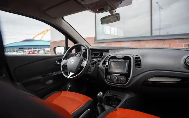 RENAULT Captur 