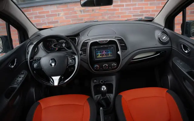 RENAULT Captur 