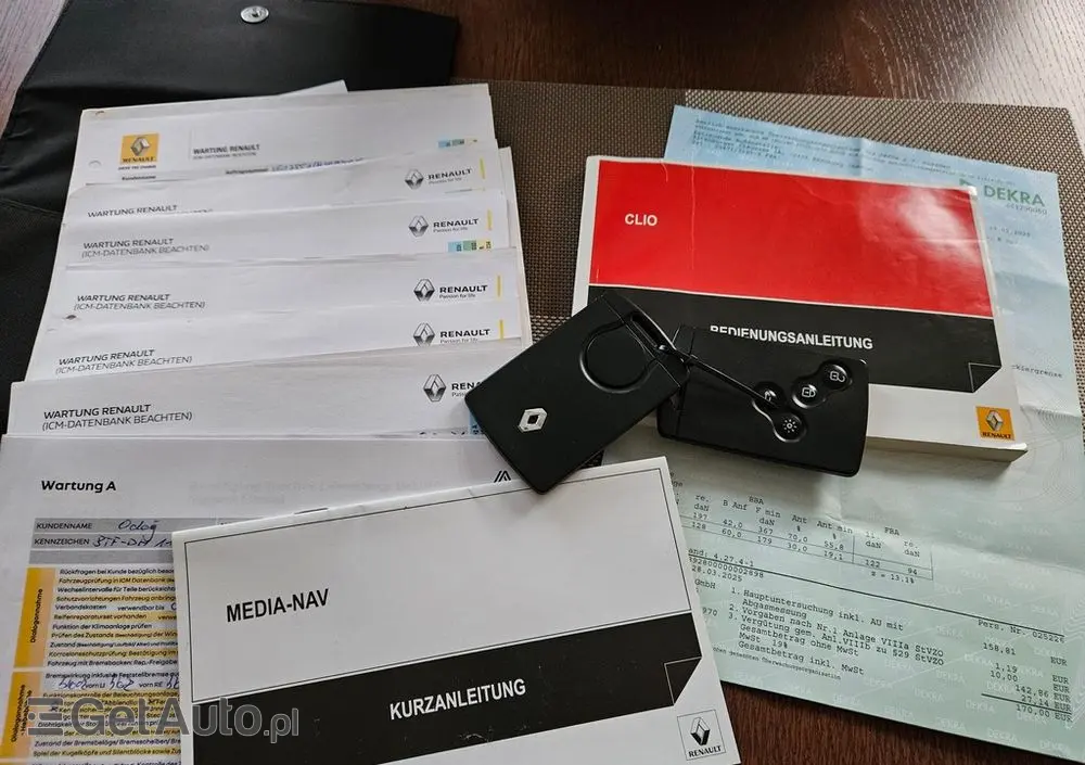 RENAULT Clio 