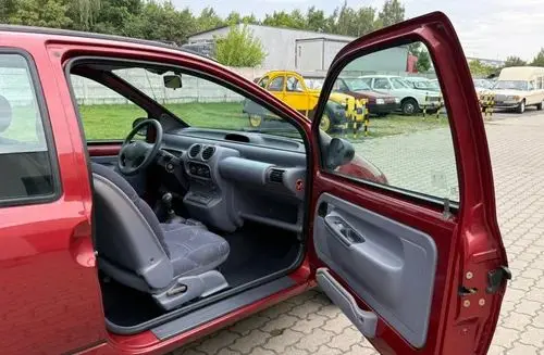 RENAULT Twingo 