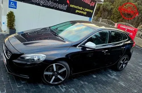 VOLVO V40 