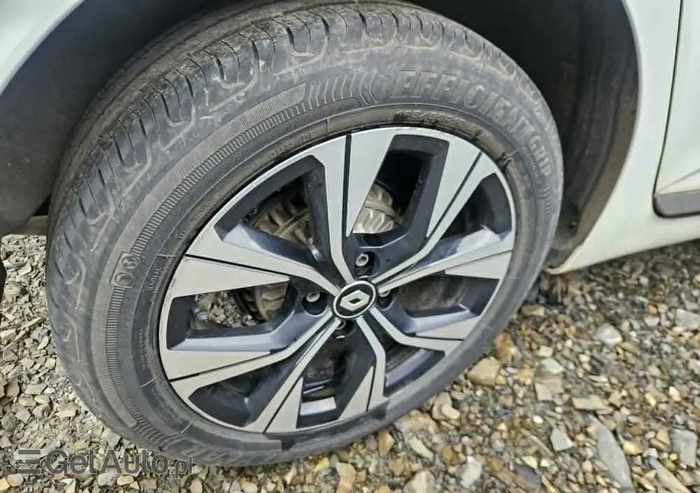 RENAULT Clio TCe 90 TECHNO