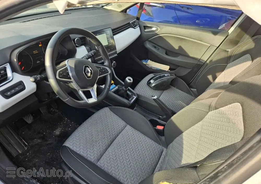 RENAULT Clio TCe 90 TECHNO