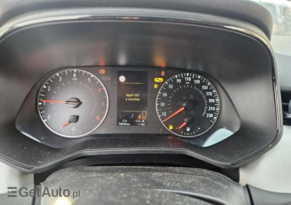 RENAULT Clio TCe 90 TECHNO