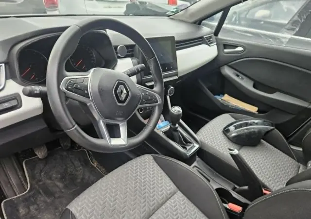 RENAULT Clio TCe 90 TECHNO