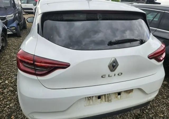RENAULT Clio TCe 90 TECHNO