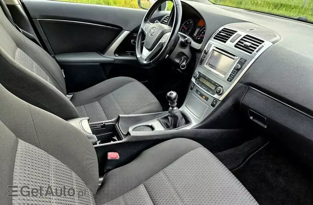TOYOTA Avensis 
