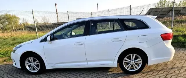 TOYOTA Avensis 