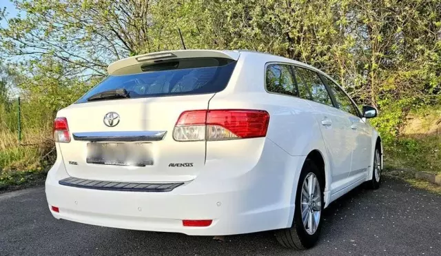 TOYOTA Avensis 