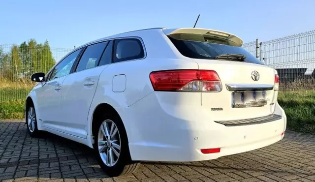 TOYOTA Avensis 