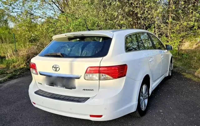 TOYOTA Avensis 