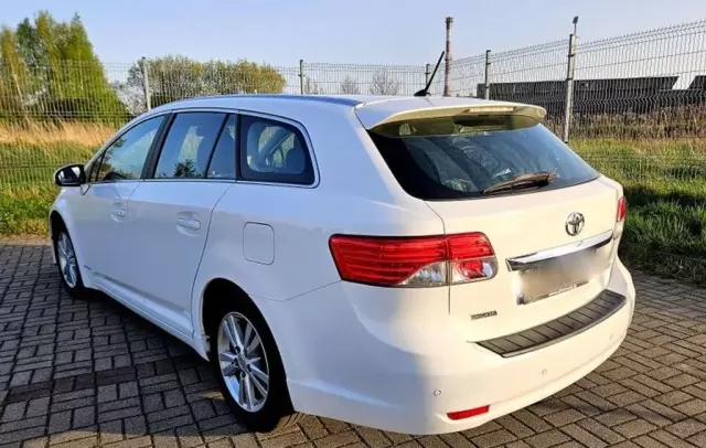 TOYOTA Avensis 
