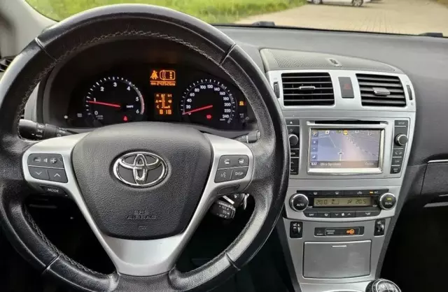 TOYOTA Avensis 