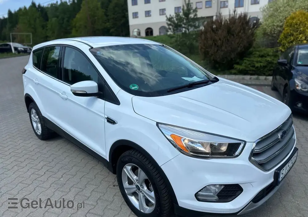 FORD Kuga 1.5 EcoBoost 2x4 Trend