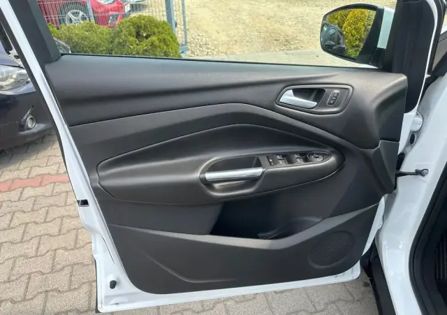 FORD Kuga 1.5 EcoBoost 2x4 Trend