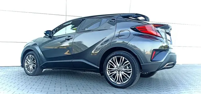 TOYOTA C-HR 
