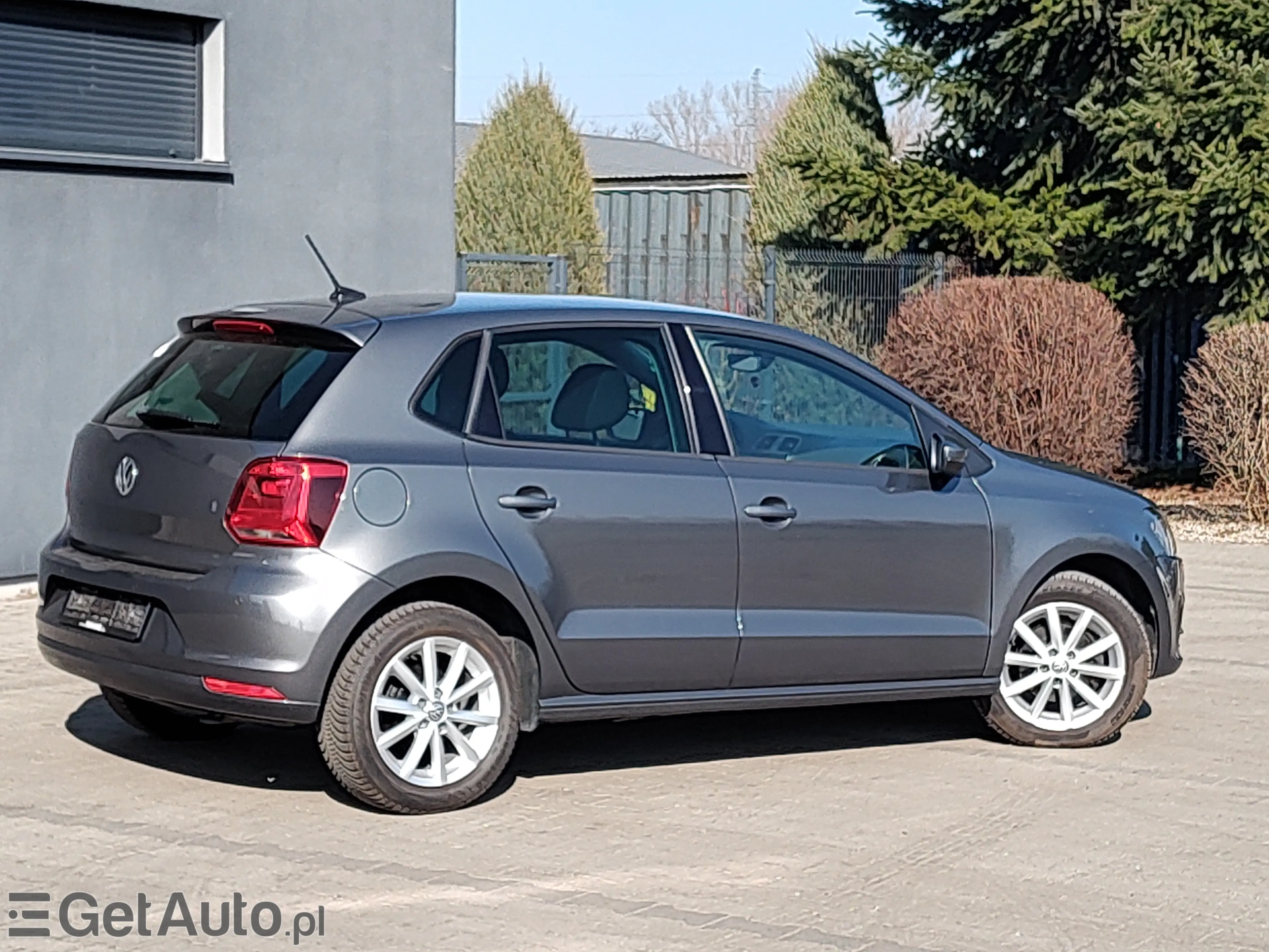 VOLKSWAGEN Polo Comfortline
