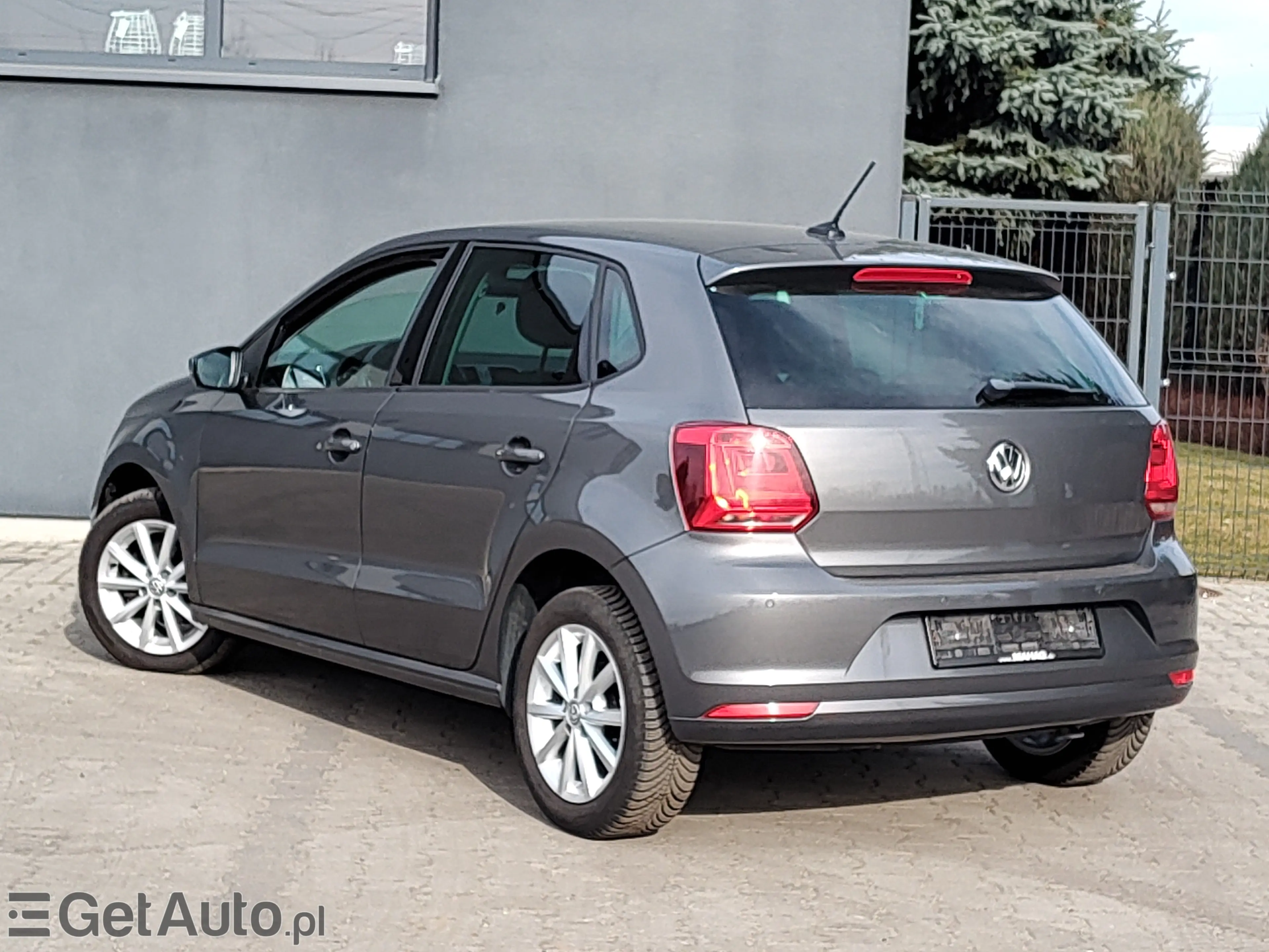 VOLKSWAGEN Polo Comfortline