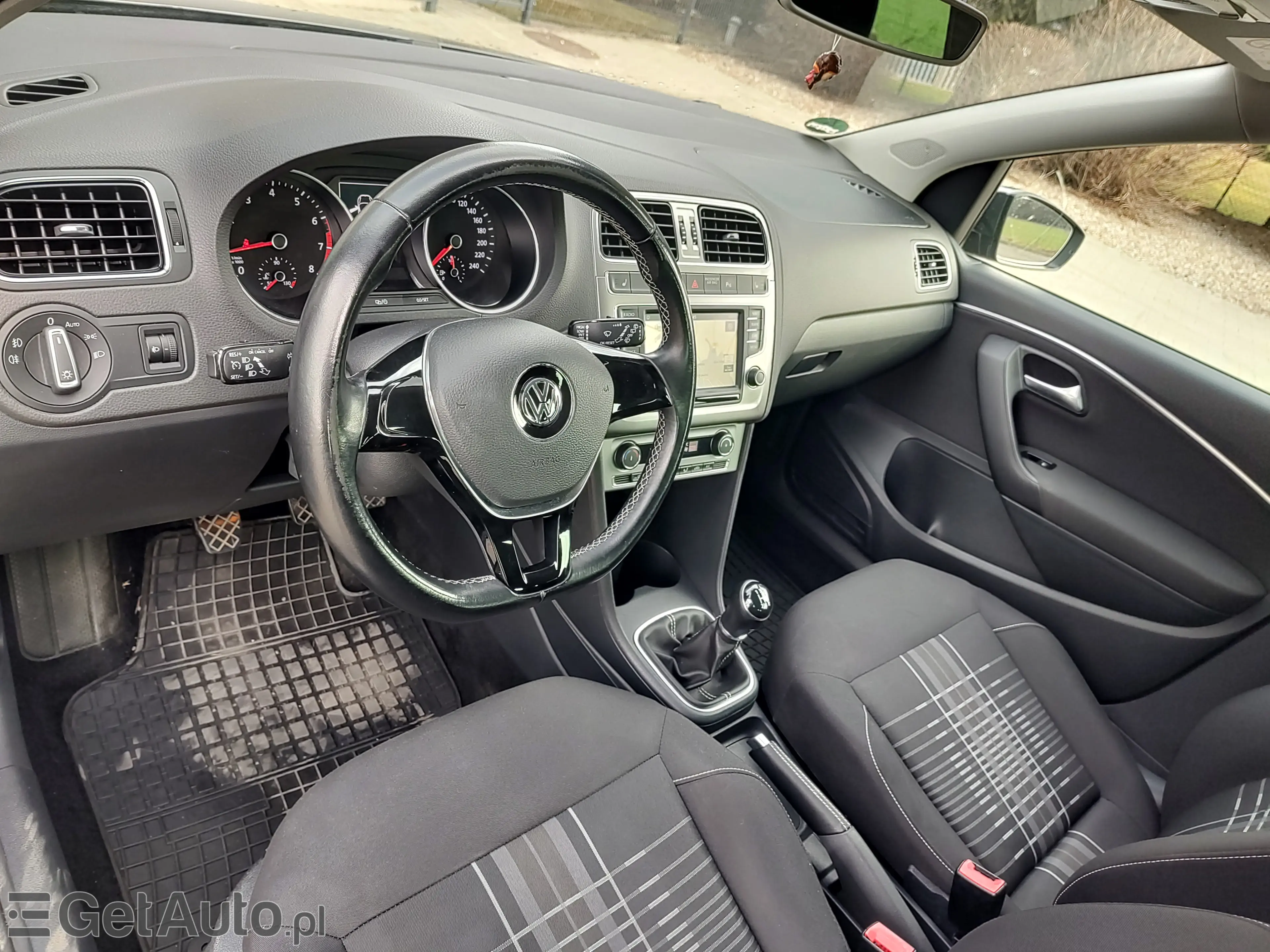 VOLKSWAGEN Polo Comfortline