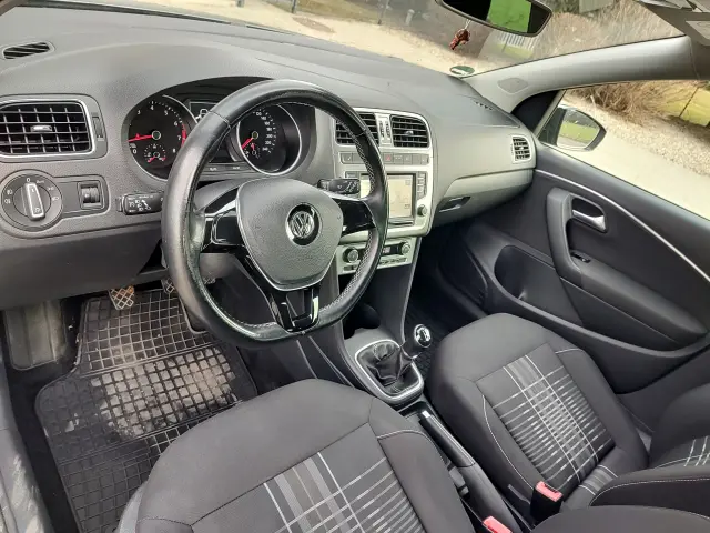 VOLKSWAGEN Polo Comfortline