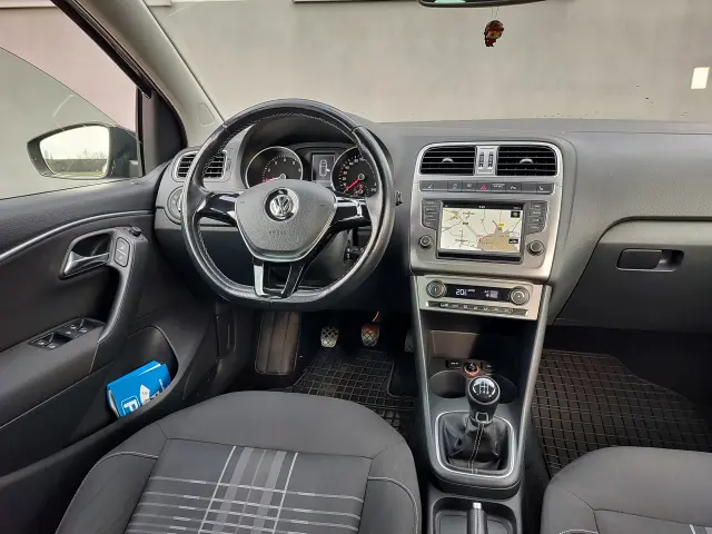 VOLKSWAGEN Polo Comfortline