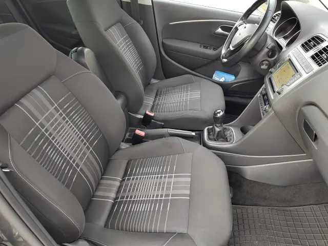 VOLKSWAGEN Polo Comfortline