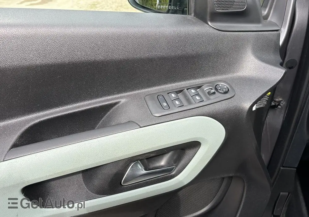 CITROËN Berlingo M PureTech 110 SHINE