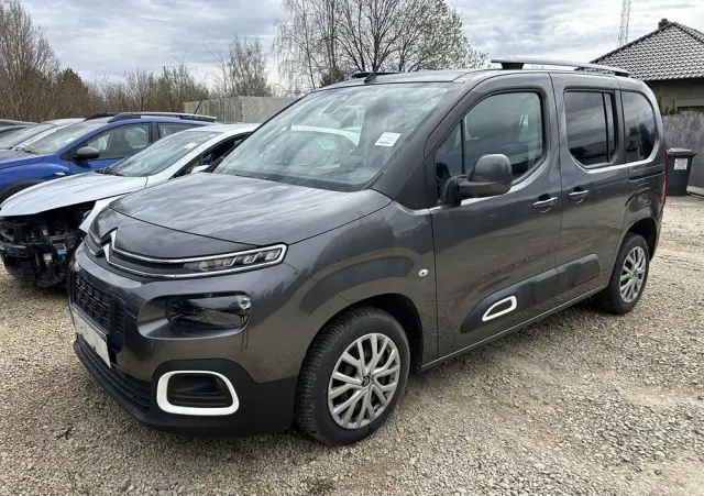 CITROËN Berlingo M PureTech 110 SHINE