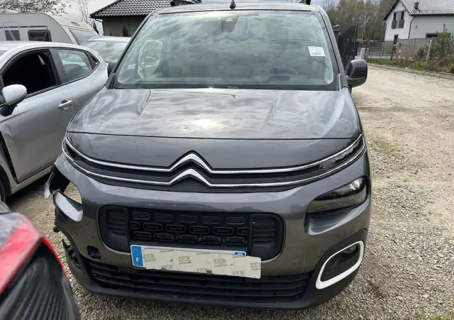 CITROËN Berlingo M PureTech 110 SHINE