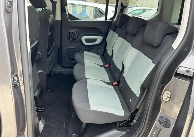 CITROËN Berlingo M PureTech 110 SHINE
