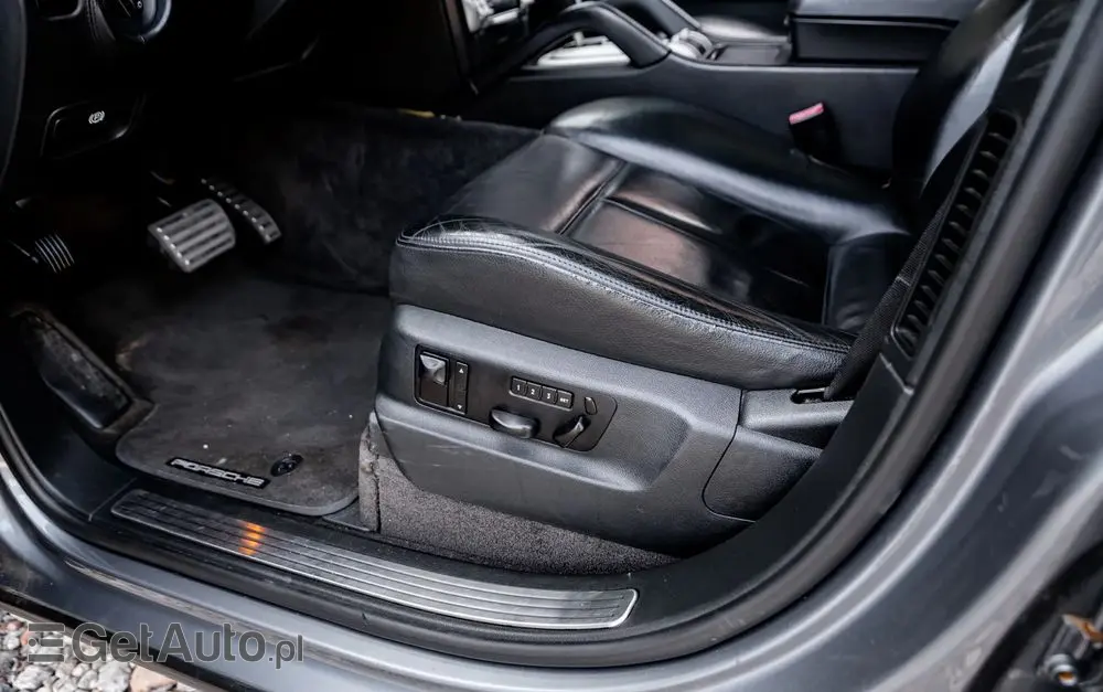 PORSCHE Cayenne S Tiptronic