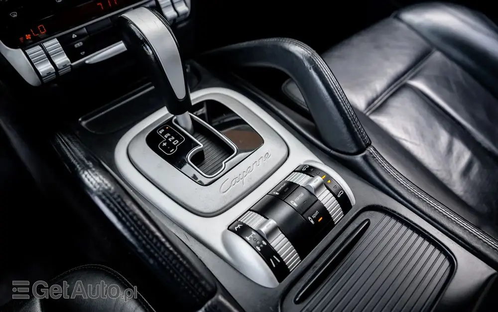 PORSCHE Cayenne S Tiptronic