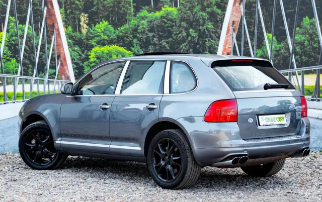 PORSCHE Cayenne S Tiptronic