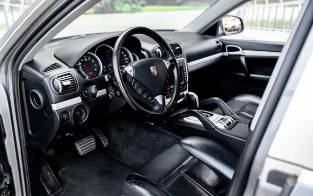 PORSCHE Cayenne S Tiptronic