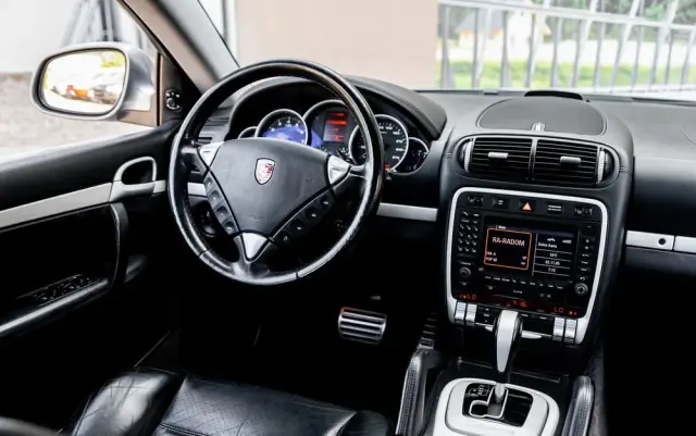 PORSCHE Cayenne S Tiptronic