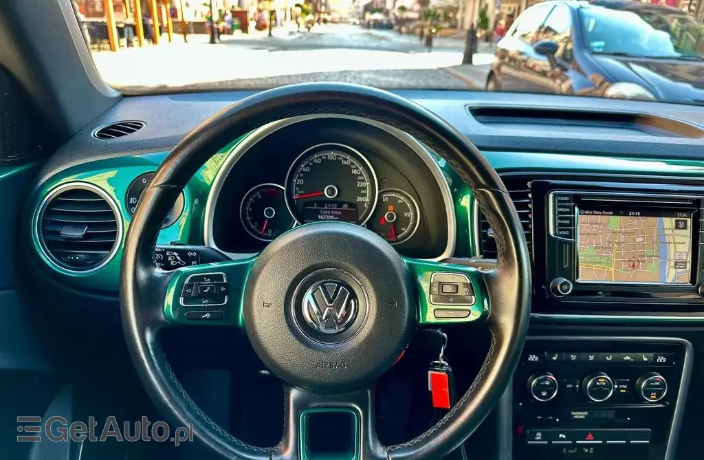 VOLKSWAGEN Beetle 