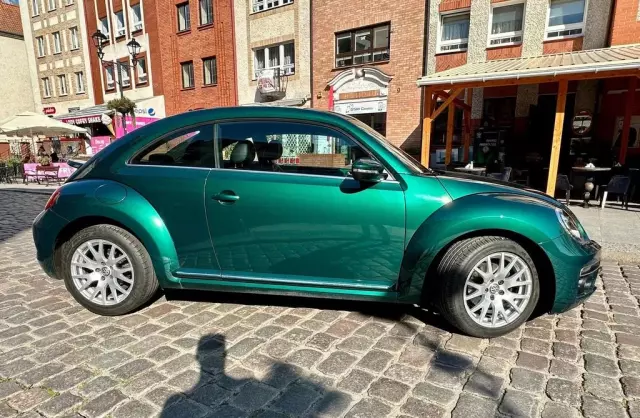 VOLKSWAGEN Beetle 
