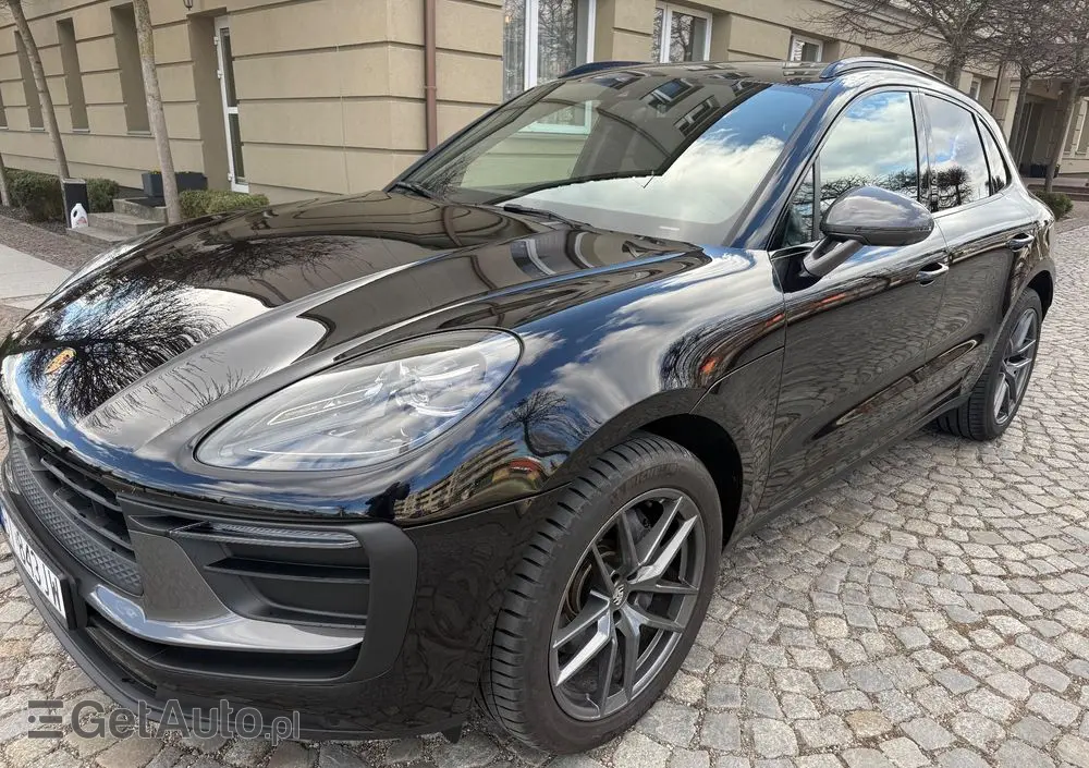PORSCHE Macan T