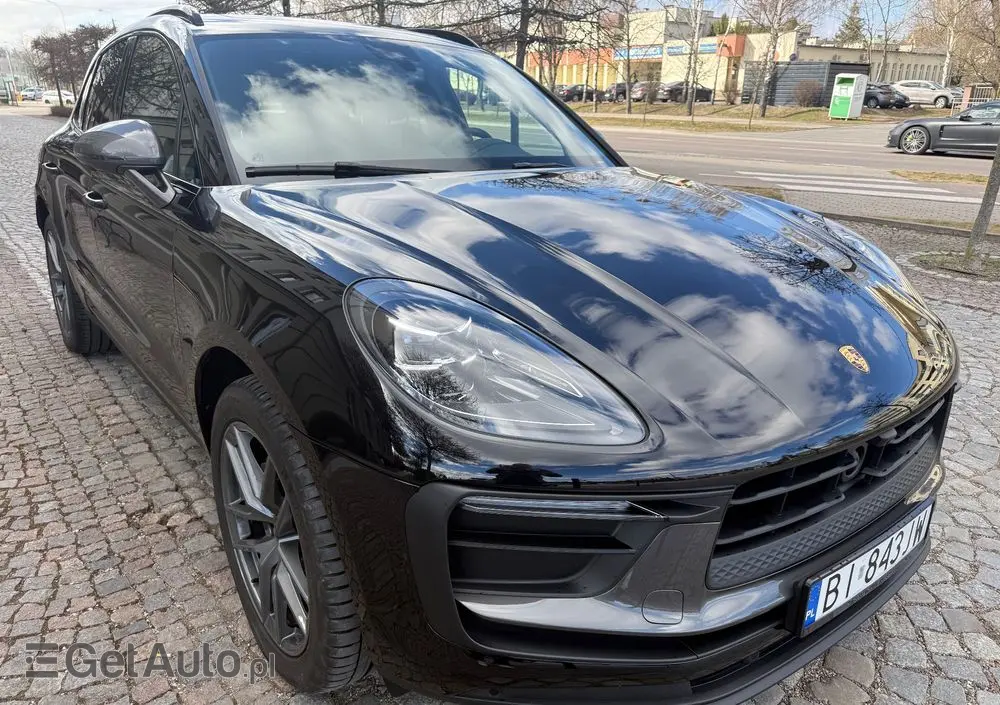 PORSCHE Macan T