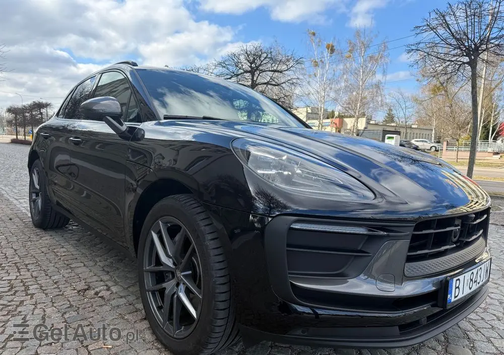 PORSCHE Macan T