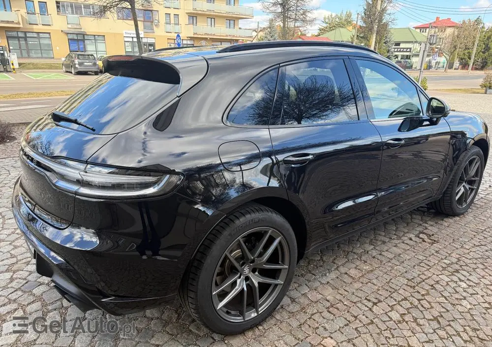 PORSCHE Macan T