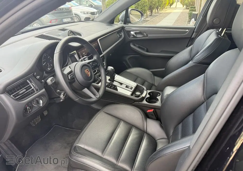 PORSCHE Macan T