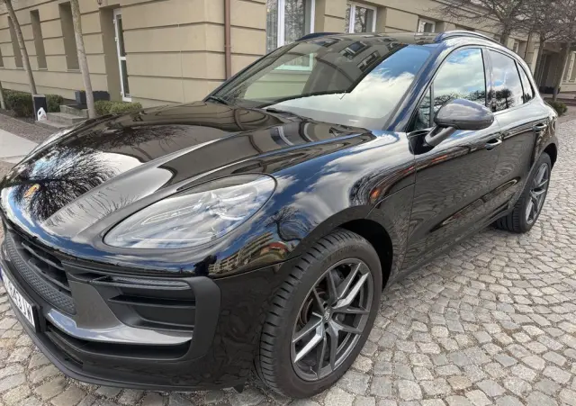 PORSCHE Macan T