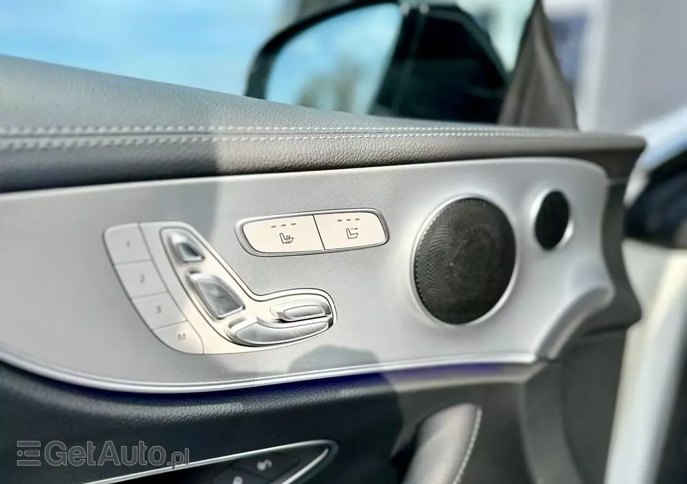 MERCEDES-BENZ Klasa E 200 Cabrio 9G-TRONIC AMG Line