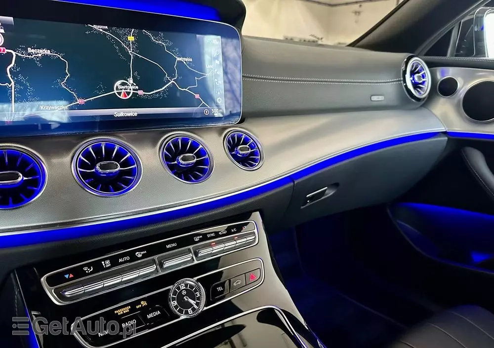 MERCEDES-BENZ Klasa E 200 Cabrio 9G-TRONIC AMG Line