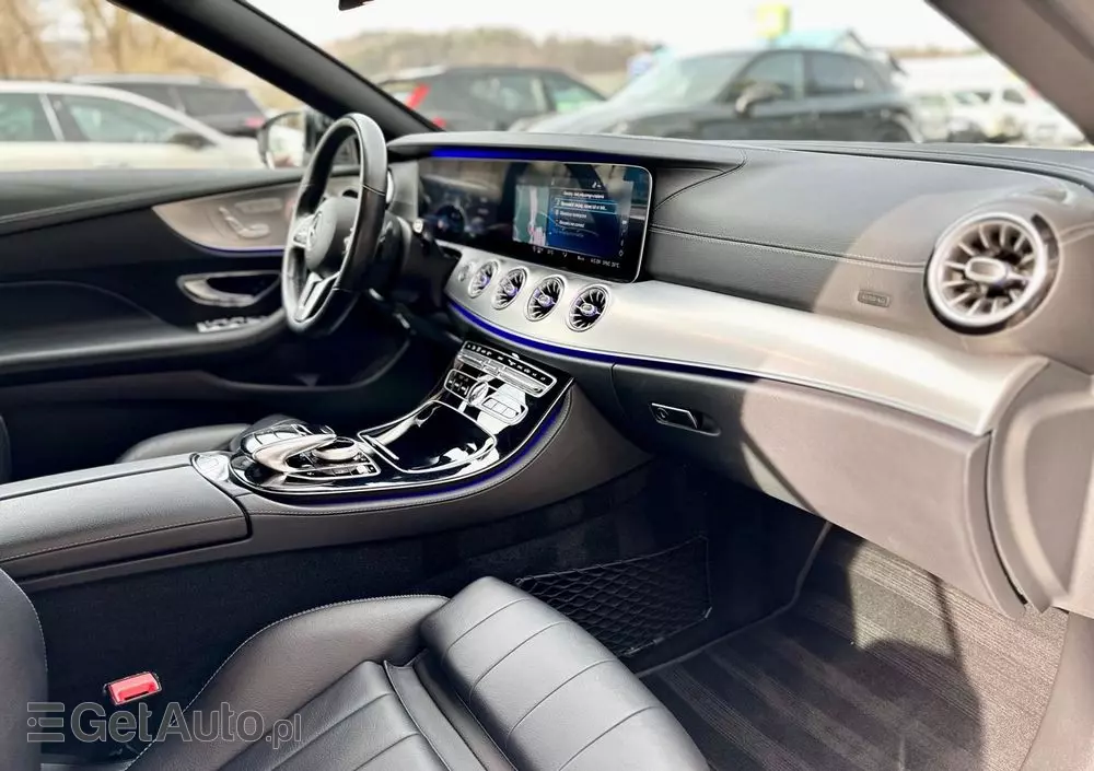 MERCEDES-BENZ Klasa E 200 Cabrio 9G-TRONIC AMG Line