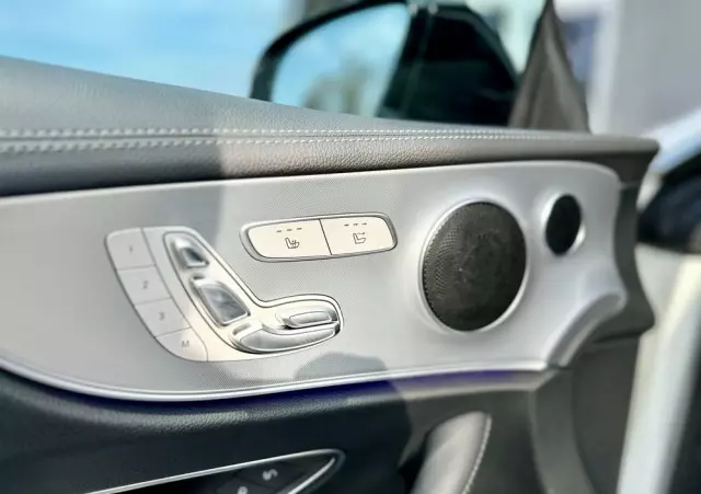 MERCEDES-BENZ Klasa E 200 Cabrio 9G-TRONIC AMG Line