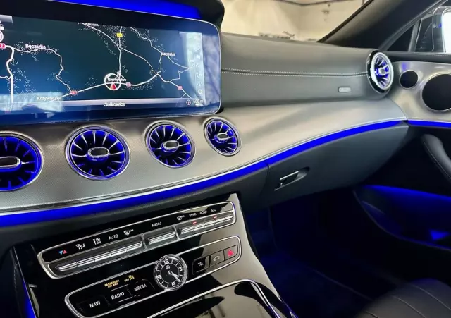 MERCEDES-BENZ Klasa E 200 Cabrio 9G-TRONIC AMG Line