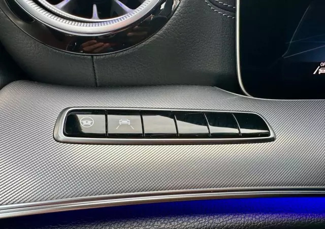 MERCEDES-BENZ Klasa E 200 Cabrio 9G-TRONIC AMG Line