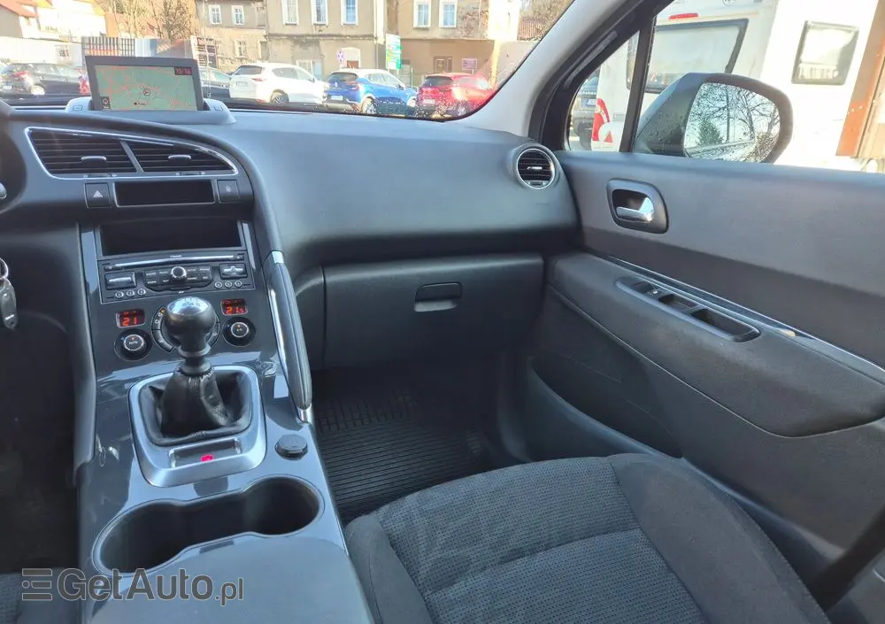 PEUGEOT 3008 1.6 Allure